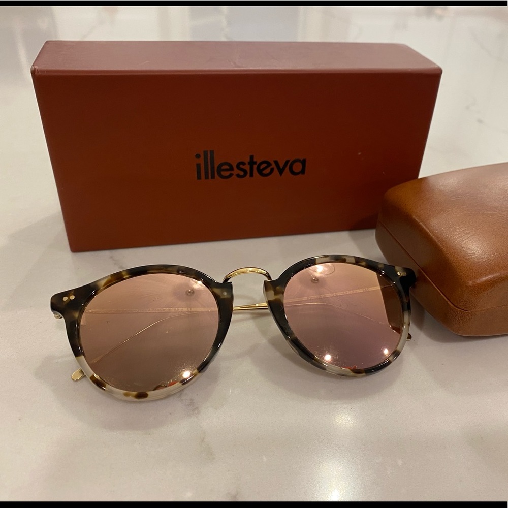 Illesteva
Portofino Mirrored Sunglasses, Color: White Tortoise/Rose Gold